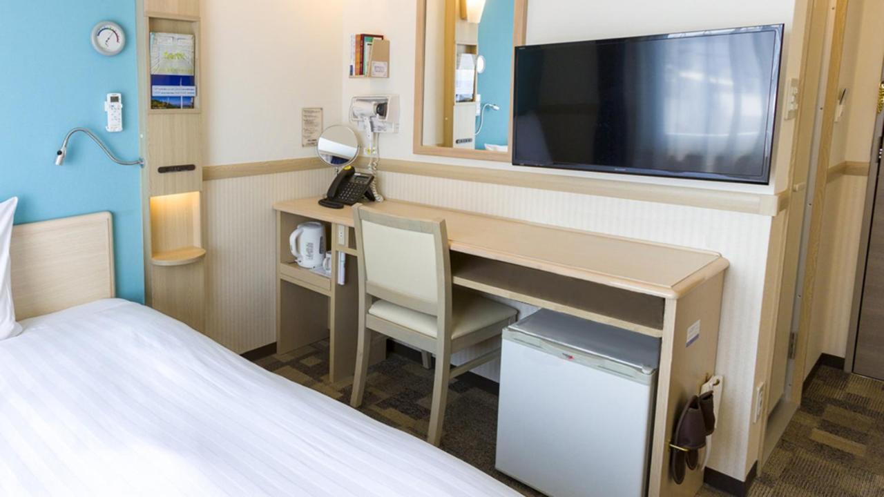 Toyoko Inn Kashiwa-Eki Higashi-Guchi Exterior foto